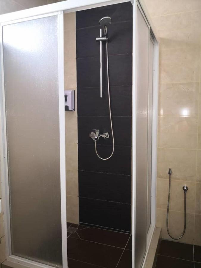 Walk In Hotel Kota Kinabalu Zewnętrze zdjęcie