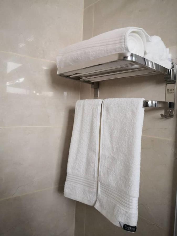 Walk In Hotel Kota Kinabalu Zewnętrze zdjęcie