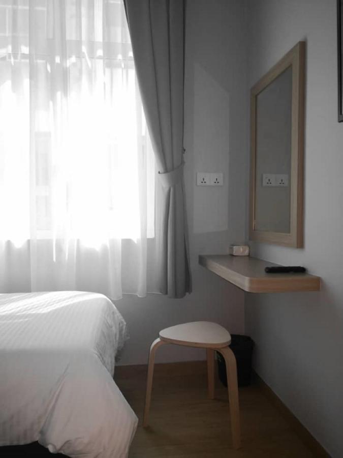 Walk In Hotel Kota Kinabalu Zewnętrze zdjęcie