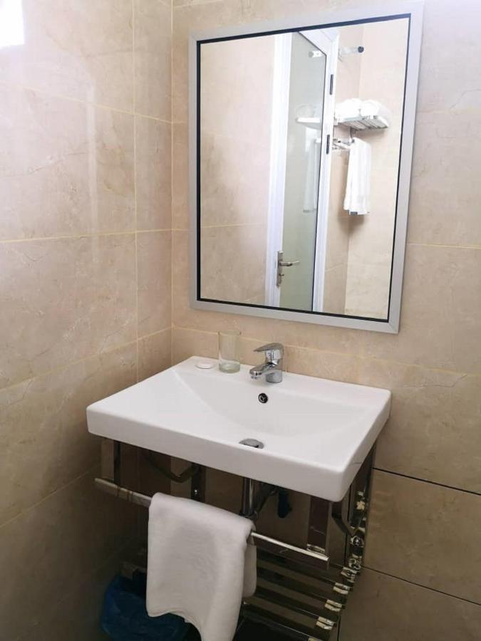 Walk In Hotel Kota Kinabalu Zewnętrze zdjęcie